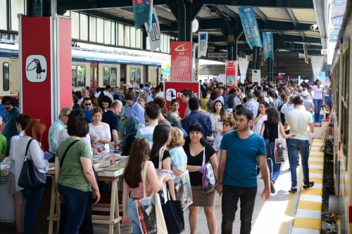 Kadıköy Belediyesi’nin Haydarpaşa Garı’nda düzenlediği 9. Kitap Günleri’ni ilk gün 19 bin kişi ziyaret etti