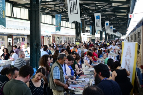 Kadıköy Belediyesi’nin Haydarpaşa Garı’nda düzenlediği 9. Kitap Günleri’ni ilk gün 19 bin kişi ziyaret etti